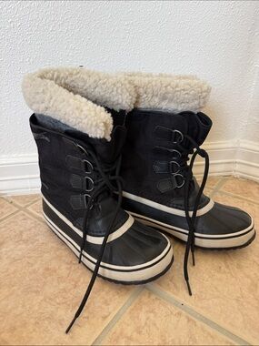 Sorel Black & Cream Lace-Up Waterproof Winter Boots